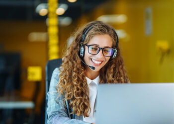 Woman outsourced help desk - Cubit IT Support Services London