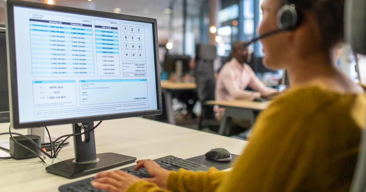 woman using desktop cubit technology