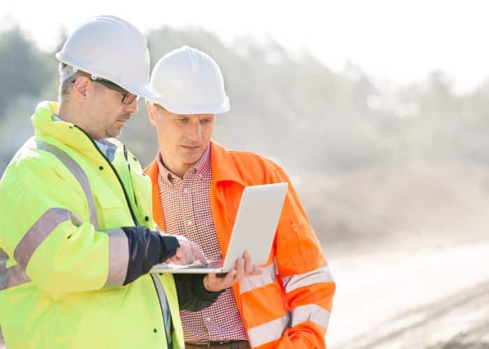 construction company on site receiving IT support